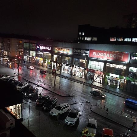 Апартаменты 2х комнатная с ремонтом в центре.Renovated, center Хмельницкий Экстерьер фото