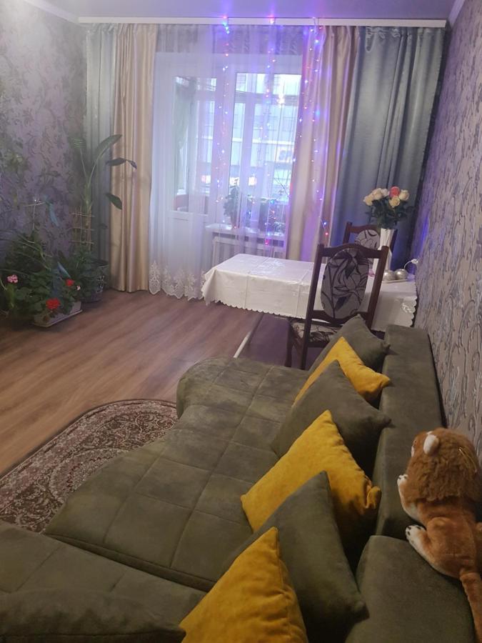 Апартаменты 2х комнатная с ремонтом в центре.Renovated, center Хмельницкий Экстерьер фото