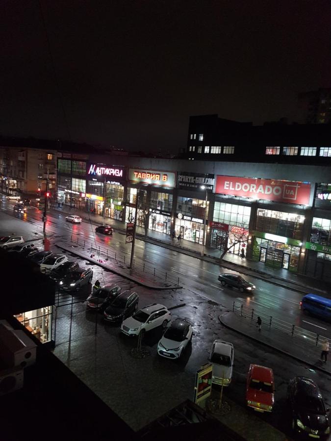 Апартаменты 2х комнатная с ремонтом в центре.Renovated, center Хмельницкий Экстерьер фото