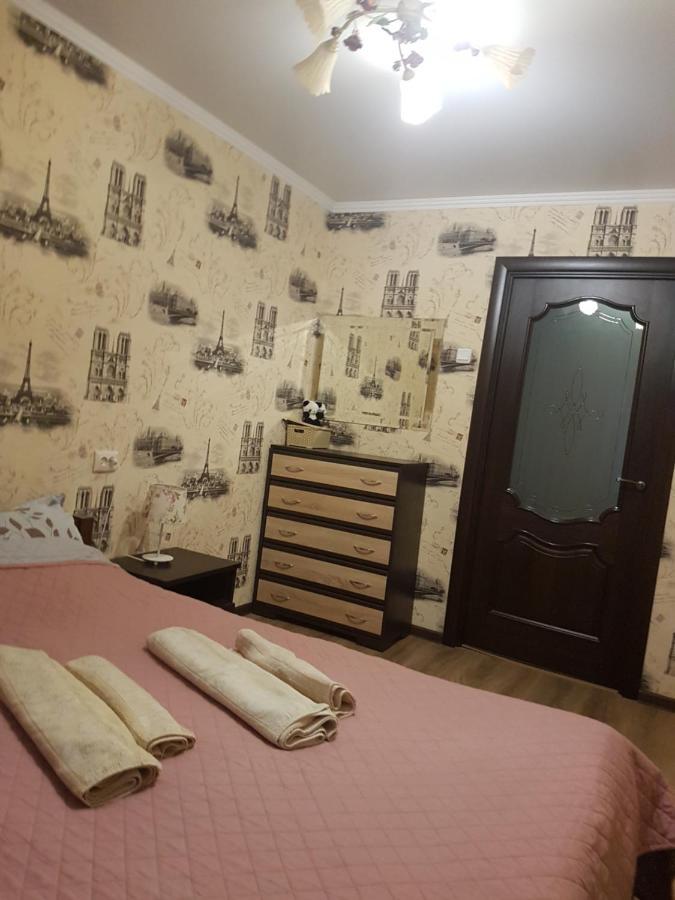 Апартаменты 2х комнатная с ремонтом в центре.Renovated, center Хмельницкий Экстерьер фото
