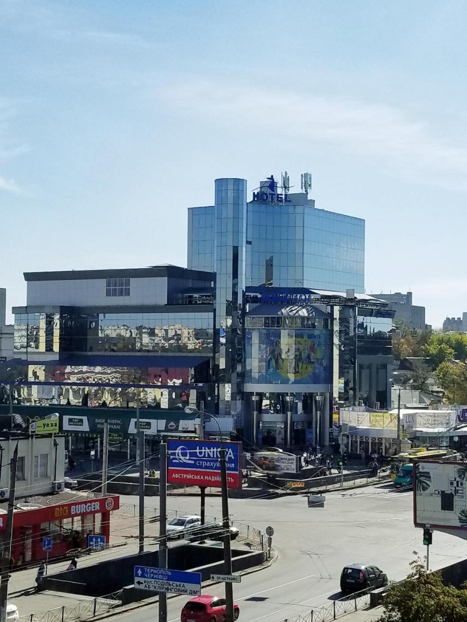 Апартаменты 2х комнатная с ремонтом в центре.Renovated, center Хмельницкий Экстерьер фото